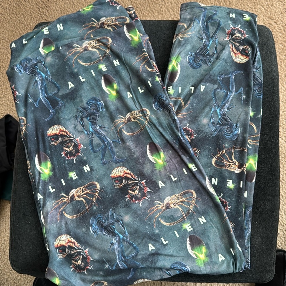 Alien print leggings - plus size
